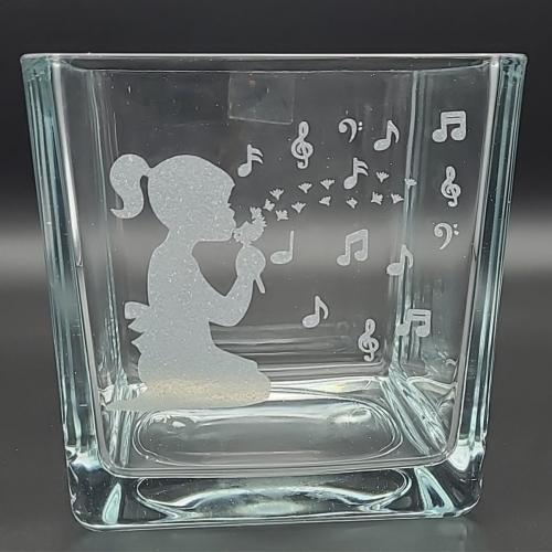 musikalische Glas-Vase mit Mdchen und Noten, quadratisch 