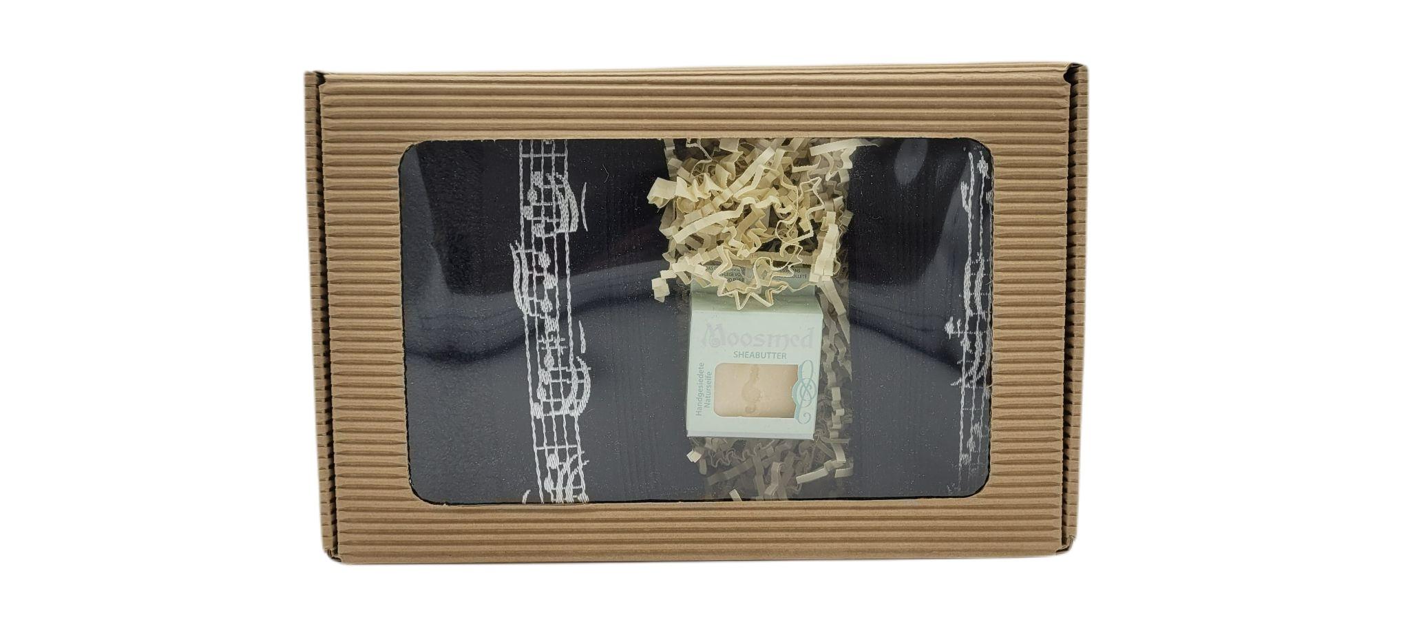 musikalisches Geschenkset mit Gästehandtuch, Waschhandschuh in schwarz und Mini-Seife im Geschenkkarton